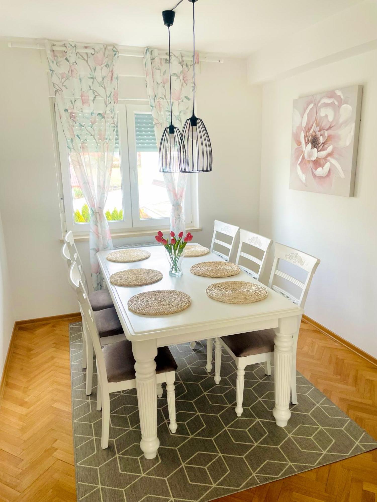 Apartman Bago Deluxe Near Zagreb Airport เวลิคาโกริตซา ภายนอก รูปภาพ