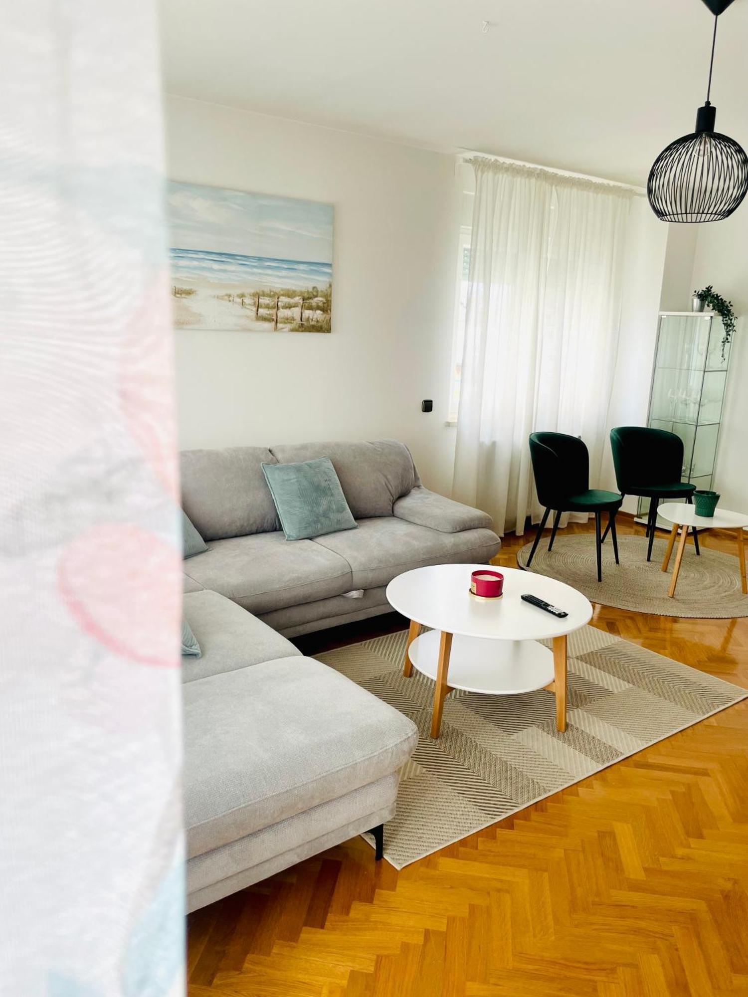 Apartman Bago Deluxe Near Zagreb Airport เวลิคาโกริตซา ภายนอก รูปภาพ